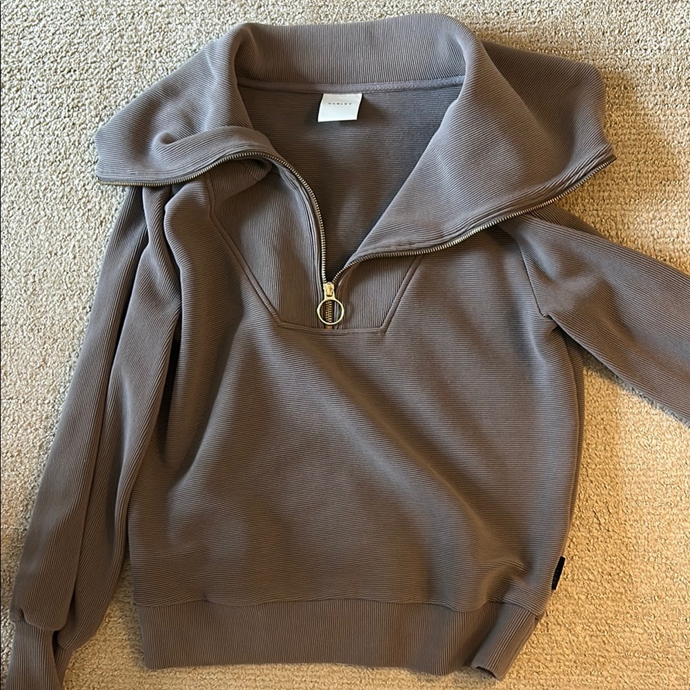 Varley Vine Quarter-Zip Sweatshirt -
Dark mauve/grayish purple